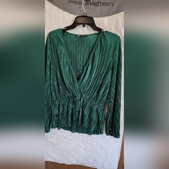 Zara pants [small] and top [Medium] - Picture 3 of 4